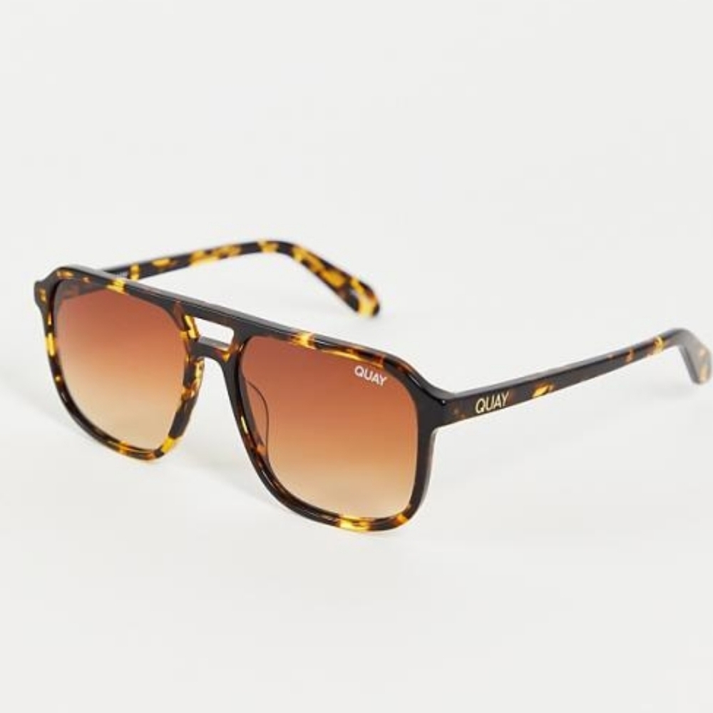 Quay On The Fly Tortoises Sunglasses - Picture 2 of 3